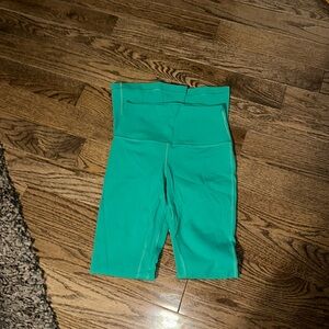 Lululemon size 4 pants